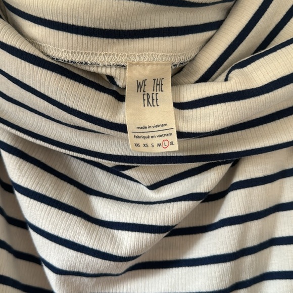 ❗️SOLD❗️We The Free Off Shoulder Top - Picture 2 of 2